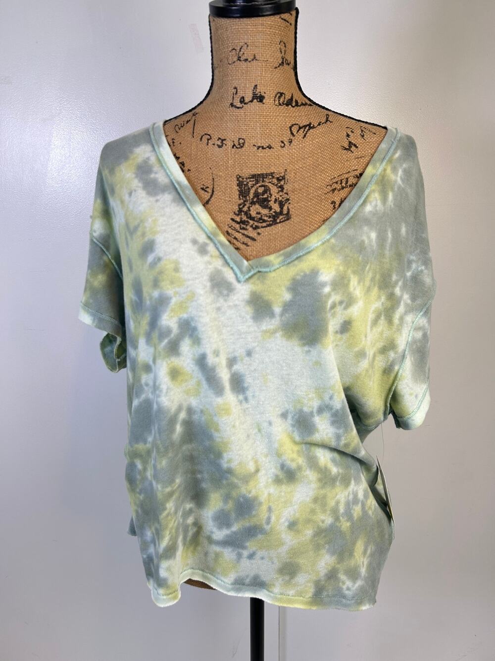 Free People NWT XS Tie Dye Tee Tshirt Outer Banks Wardrobe Green Oversized Top